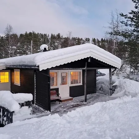 Koselig Familiehytte Med Peis Og Utsikt Naer Skiloyper Og Turterreng 度假居