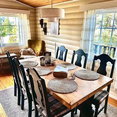 Koselig Familiehytte Med Peis Og Utsikt Naer Skiloyper Og Turterreng Nyaraló *